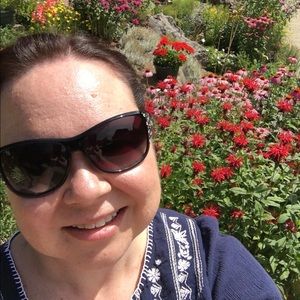 Meet your Posher, Lori